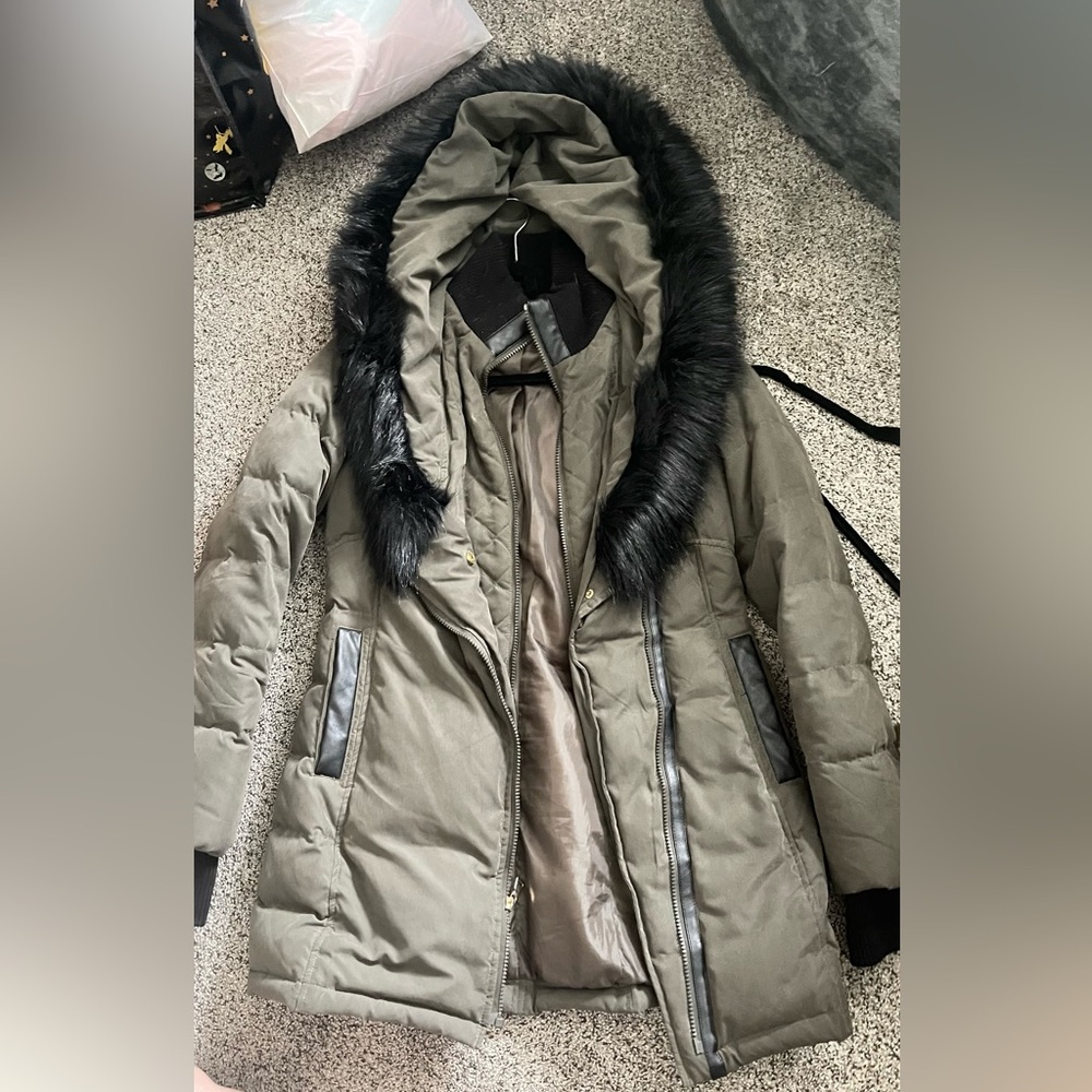 Express green black faux fur puffy coat
